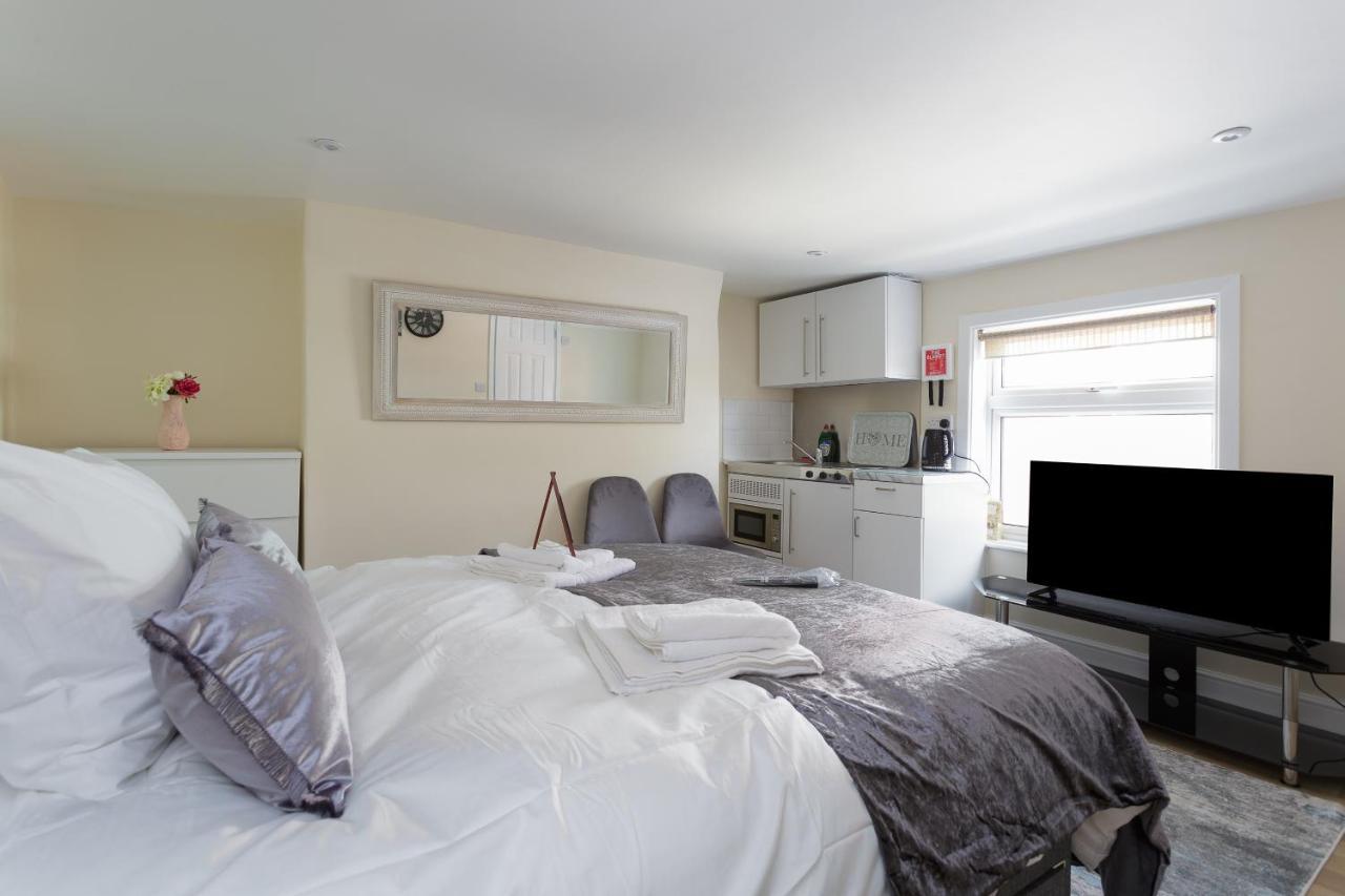 St Mary'S - Modern Central Huge Studio Apartments サウサンプトン 部屋 写真